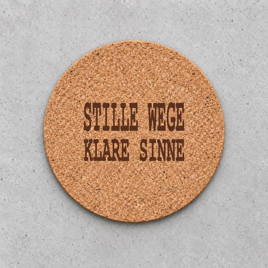 Korkuntersetzer „Stille Wege, klare Sinne“ – gravierter Spruch | Geschenk für Jäger