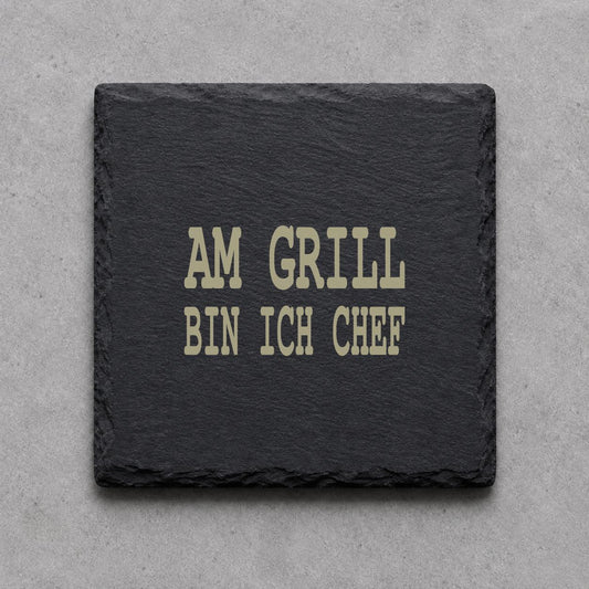 Schieferuntersetzer „Am Grill bin ich Chef“ – gravierter Spruch | Geschenk für Grillfans